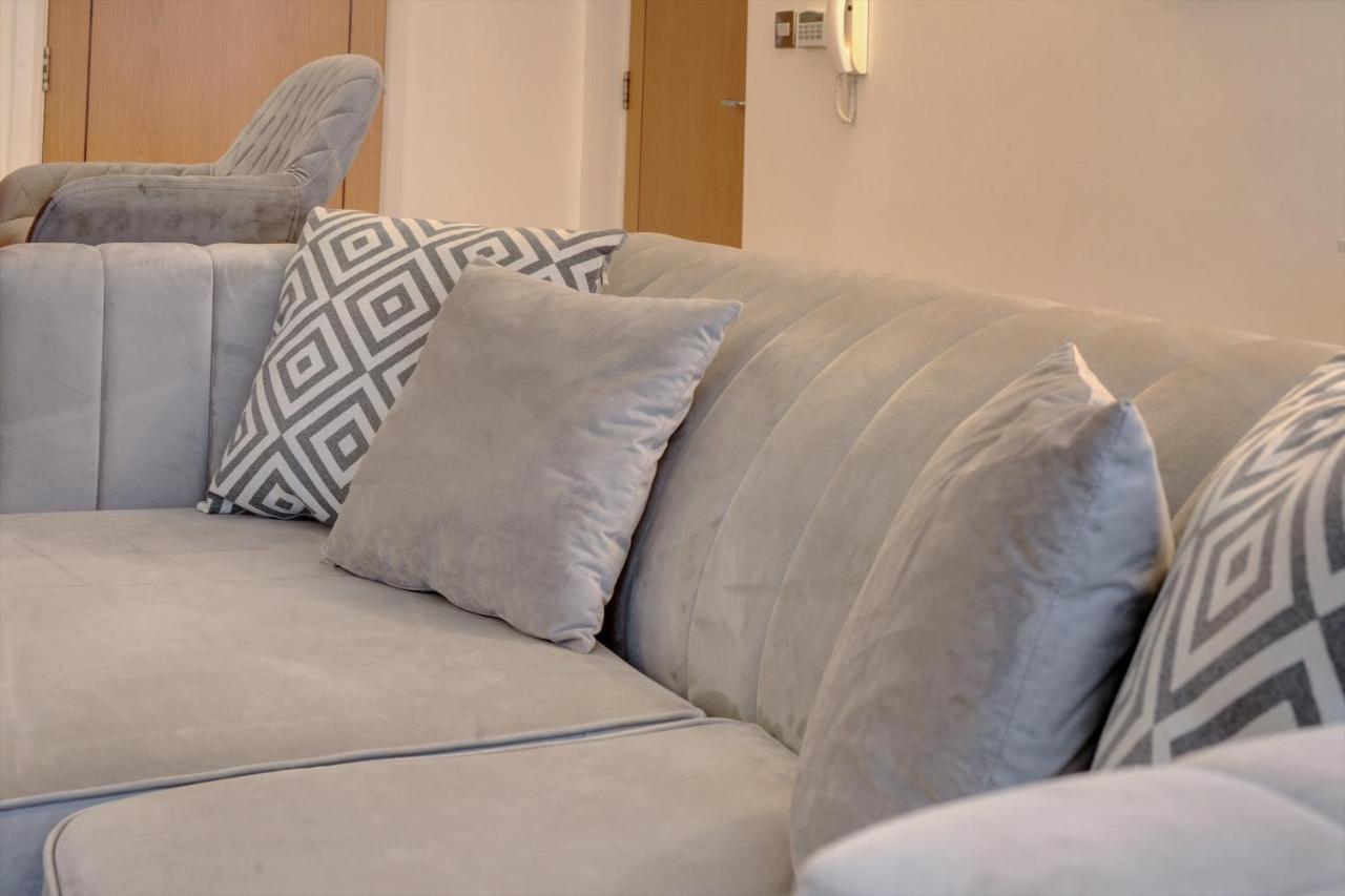 City Centre, 2 Bedroom, Secured Parking, 3 King Bed, Wifi Sleep 6 Guest Comfortable On Three King Size Beds, Jewellery Quarter , Birmingham City Centre , Allocated Secured Parking Dış mekan fotoğraf