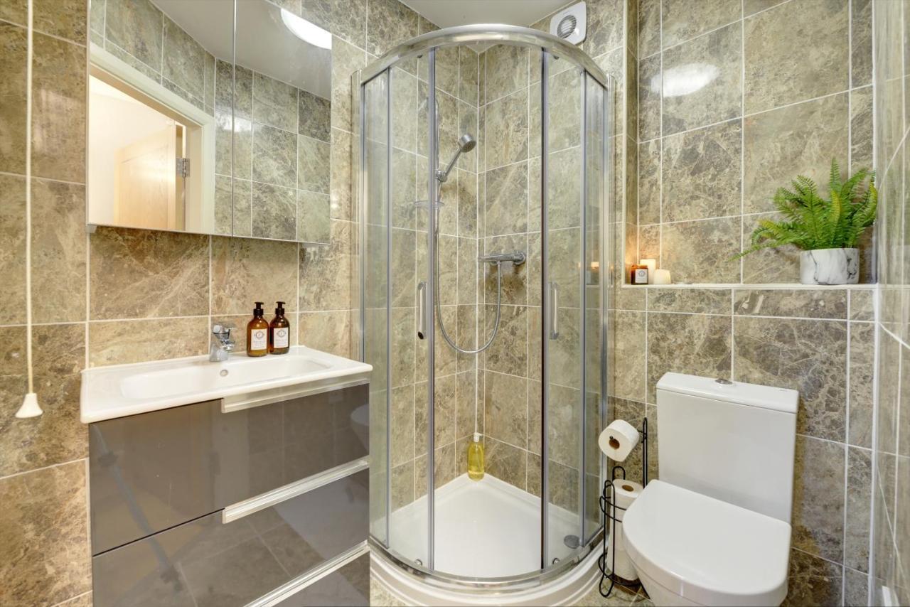 City Centre, 2 Bedroom, Secured Parking, 3 King Bed, Wifi Sleep 6 Guest Comfortable On Three King Size Beds, Jewellery Quarter , Birmingham City Centre , Allocated Secured Parking Dış mekan fotoğraf