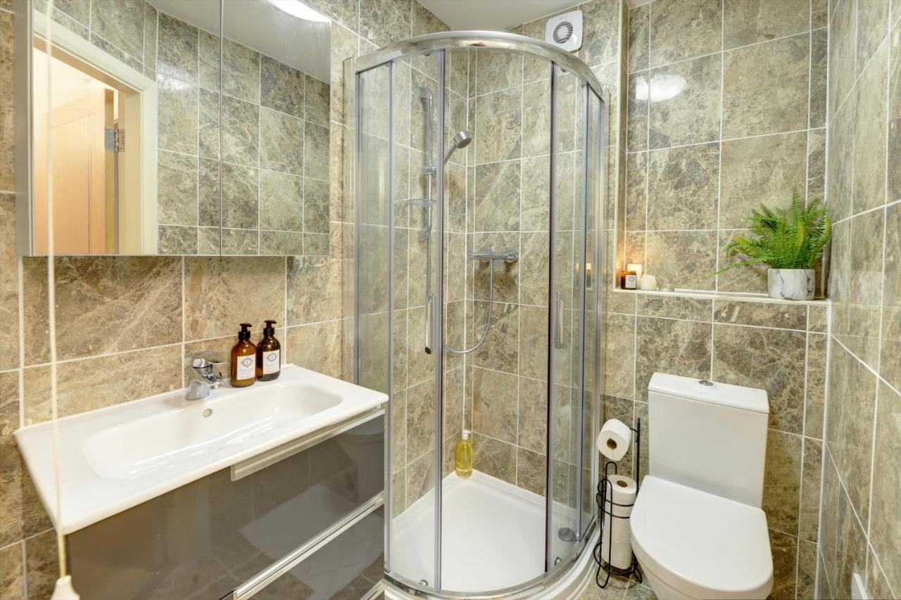 City Centre, 2 Bedroom, Secured Parking, 3 King Bed, Wifi Sleep 6 Guest Comfortable On Three King Size Beds, Jewellery Quarter , Birmingham City Centre , Allocated Secured Parking Dış mekan fotoğraf