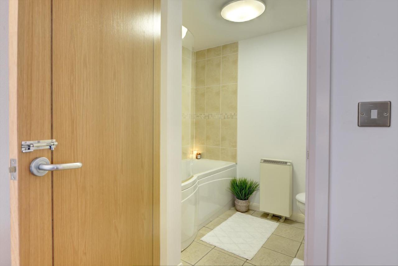 City Centre, 2 Bedroom, Secured Parking, 3 King Bed, Wifi Sleep 6 Guest Comfortable On Three King Size Beds, Jewellery Quarter , Birmingham City Centre , Allocated Secured Parking Dış mekan fotoğraf