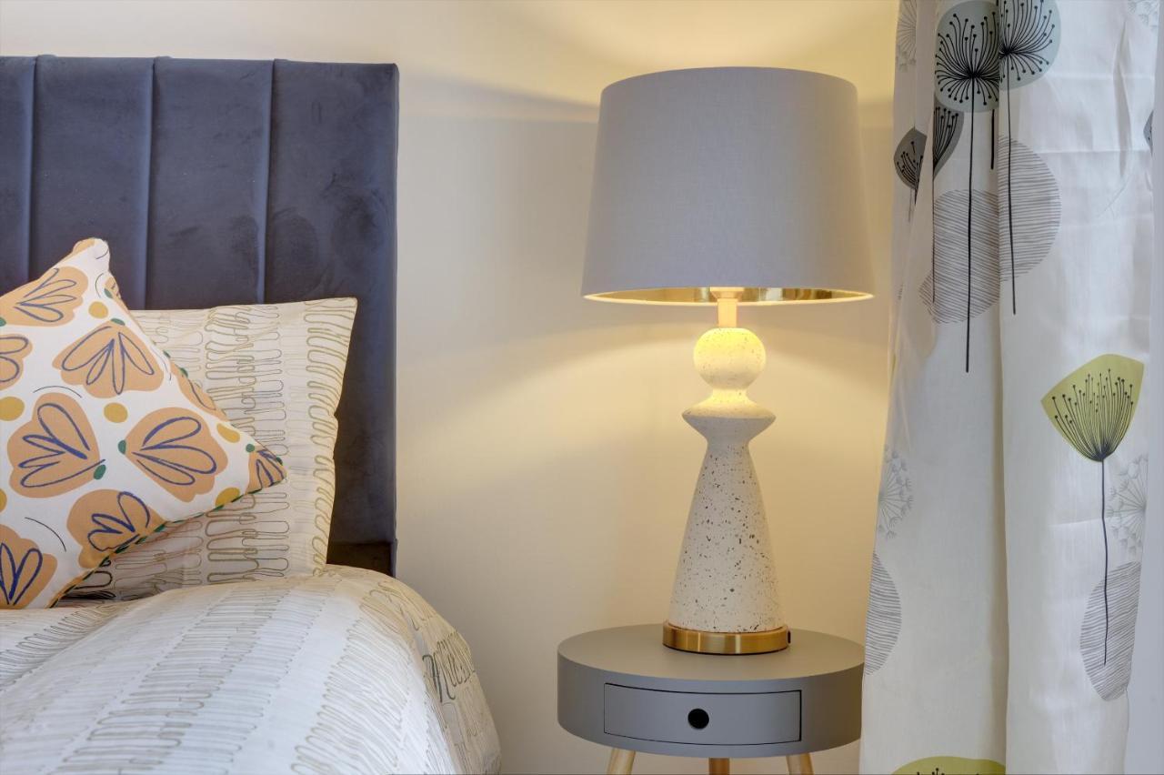 City Centre, 2 Bedroom, Secured Parking, 3 King Bed, Wifi Sleep 6 Guest Comfortable On Three King Size Beds, Jewellery Quarter , Birmingham City Centre , Allocated Secured Parking Dış mekan fotoğraf