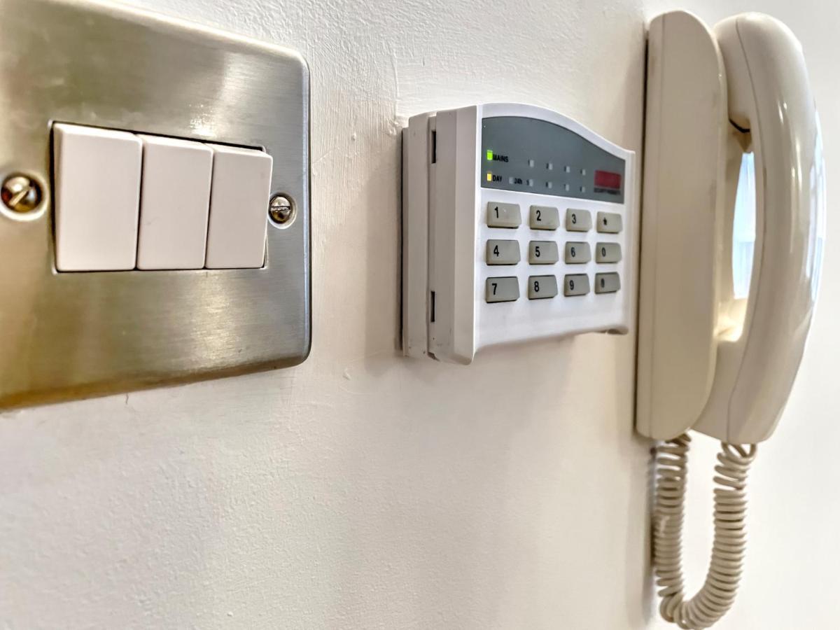 City Centre, 2 Bedroom, Secured Parking, 3 King Bed, Wifi Sleep 6 Guest Comfortable On Three King Size Beds, Jewellery Quarter , Birmingham City Centre , Allocated Secured Parking Dış mekan fotoğraf